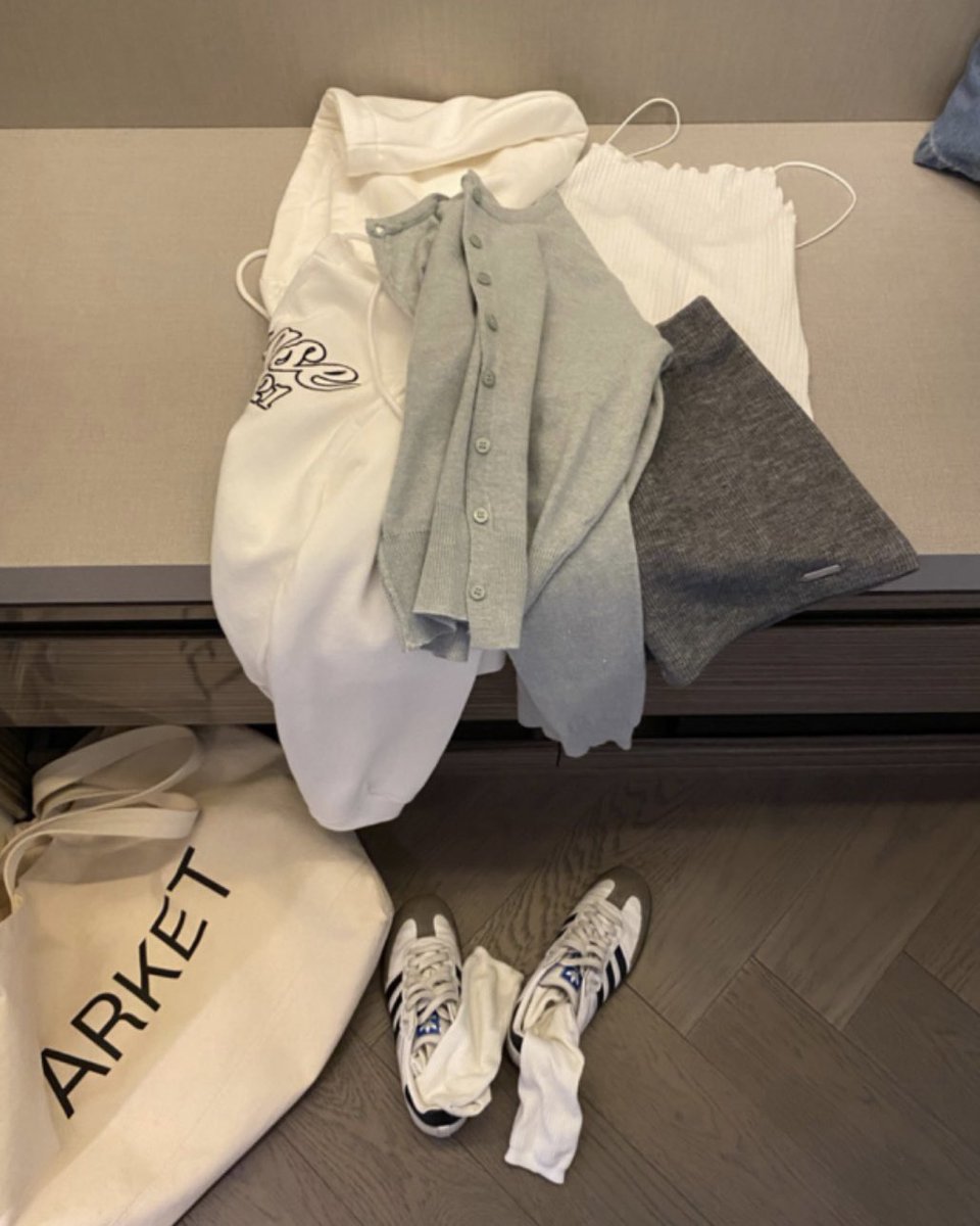 학교댕기는 친구들을 위한 봄 아웃핏 추천!
편하지만 귀여운 킥이 있는 룩을 선호하는 편
(리워드성링크)