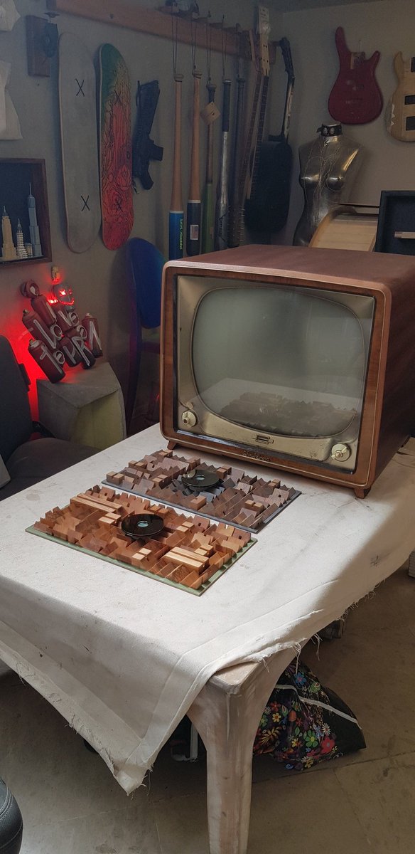 P1221Dynamic's tweet image. 🤟👽
I greet you from the workshop that I have filled with love for art until today.