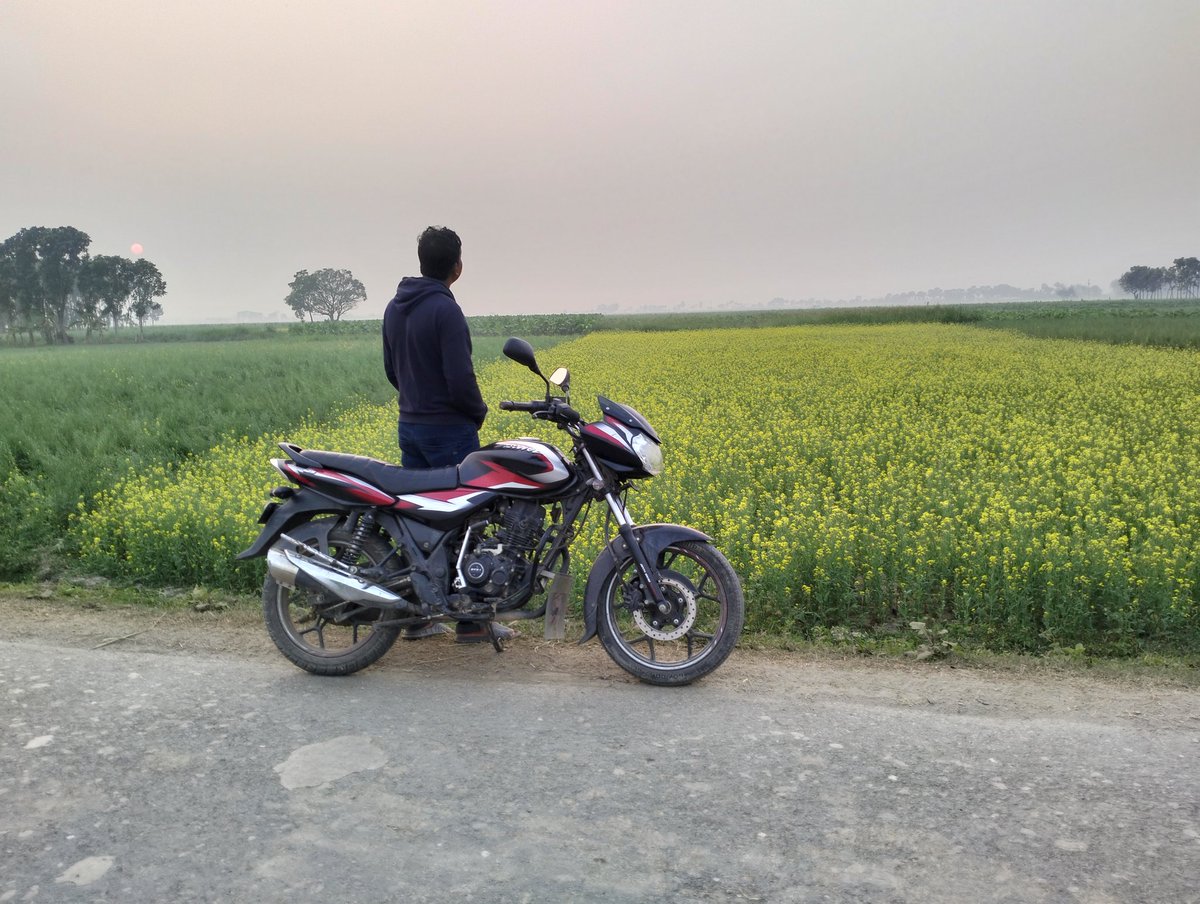 MdSumonislam727's tweet photo. এই অবেলায় একাকী পথ চলা। সঙ্গে নিয়ে আকাশ সমান স্বপ্ন। জানিনা কবে স্বপ্ন গুলি হাতছানি দিয়ে ডাকবে আমায়।জানিনা কবে সেদিন আসবে,যেদিন আমার স্বপ্নগুলি বাস্তব হয়ে সামনে দাঁড়াবে। তার সাথে আমাকে নিয়ে যাবে এমন একস্থানে,যেখান থেকে আমাকে আর পিছু ফিরে তাকাতে হবে না। https://t.co/jdJqk5DvKa