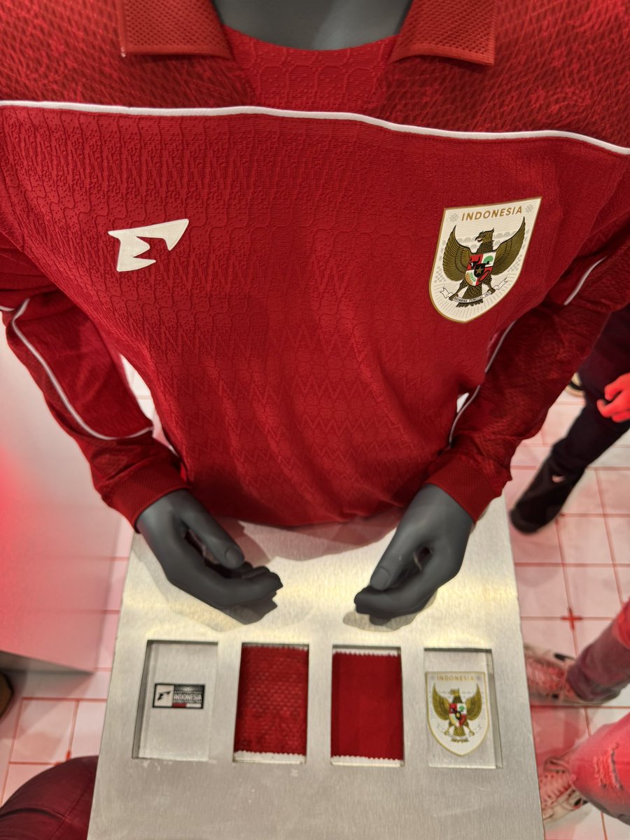 V24FS's tweet image. Fomo-fomoan di Jakarta Sneakers Day

@Officialkjti @Jerseyforum @firzieidris