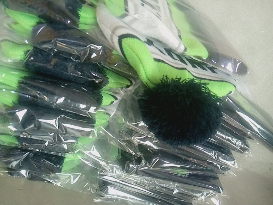 Butter_fly_50's tweet image. Alhamdulillah new lot is ready to ship 
 Acrylic beanies...
Customized logo 
 .... 
#beanie