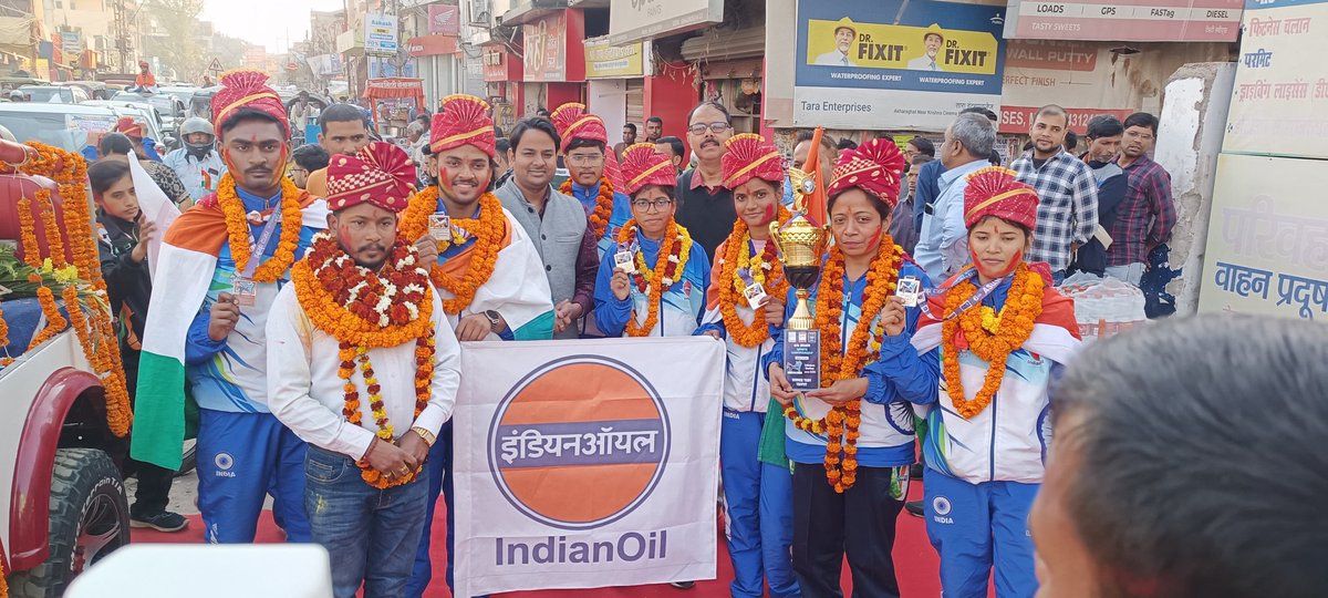Muzaffarpur's Upasana becomes the #1st #Asian to clinch gold at the French Boxing Championship! A true inspiration for every athlete.

Muzaffarpur Divisional office welcomes champion at our Retail outlet and joins them in their celebration.

<a href="/IOCL_BIHAR/">IOCL BIHAR & JHARKHAND</a>
