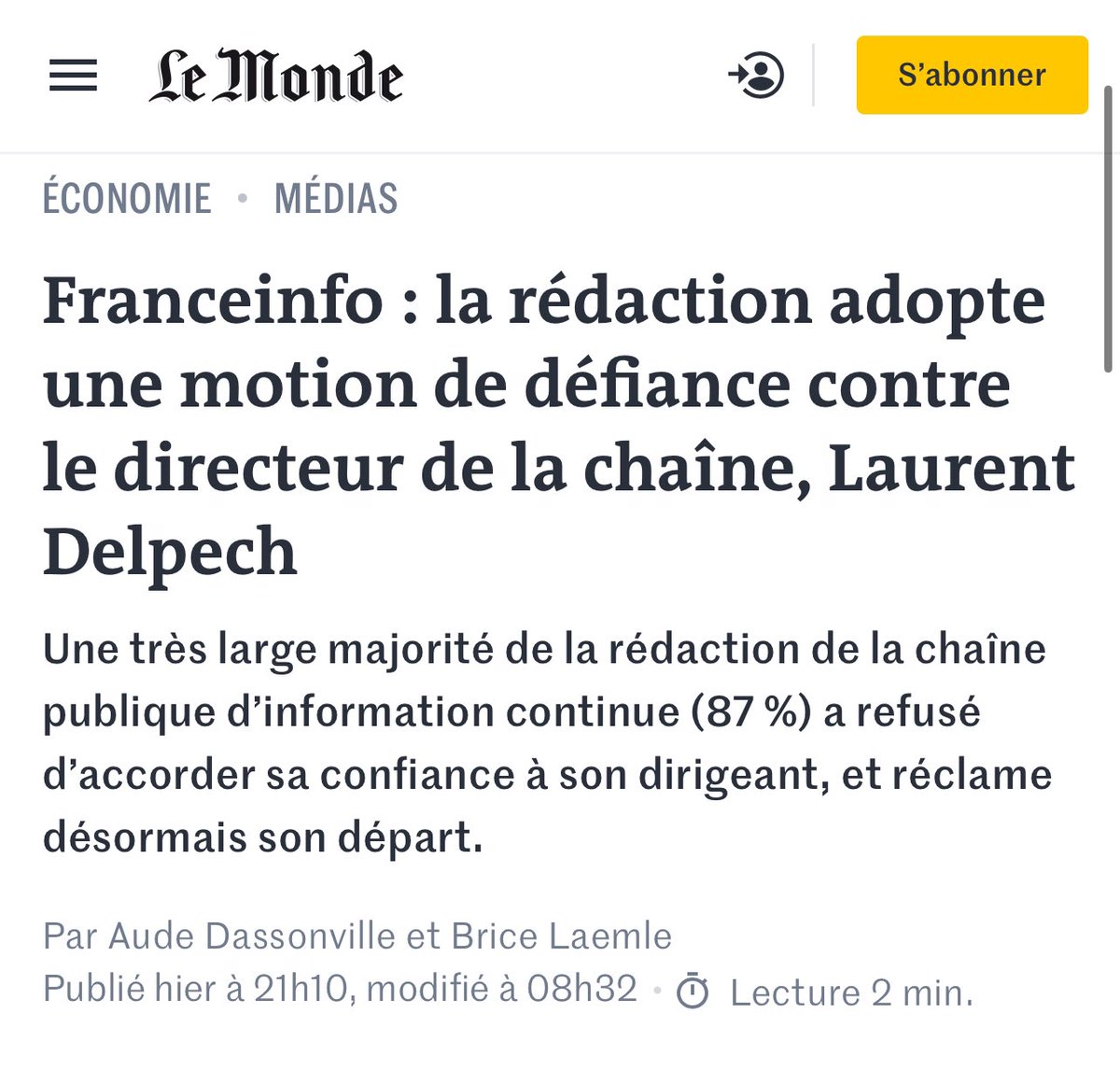 CaronAymericoff's tweet photo. À une très grande majorité la rédaction de la chaîne tv France Info réclame le départ du directeur de la chaîne, qui à laissé passer (ou orchestré) des choses inacceptables ces dernières semaines : l’organisation d’un « débat » présentant le nettoyage ethnique à Gaza comme une belle affaire commerciale, ou encore la sanction (laquelle? Licenciement, mise à pied?) contre un red chef dénoncé par une députée porte-parole de Netanyahou.
Le comportement personnel de ce directeur est également mis en cause.
L’information proposée par le service publique doit être honnête et équilibrée, sans influence extérieure.
Ce n’est pas le cas aujourd’hui.