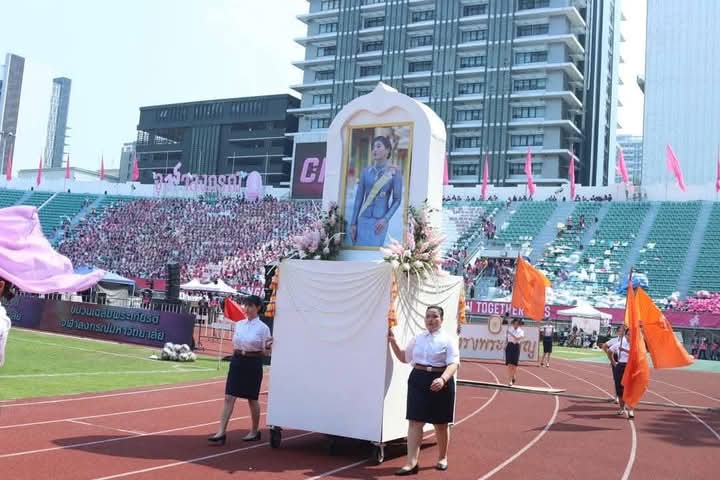 Gum_paa22's tweet photo. ขบวนพาเหรดฟุตบอลประเพณี ธรรมศาสตร์-จุฬา...
ที่เปลี่ยนไป

#ดีต่อใจ https://t.co/0YAhW7gAJV