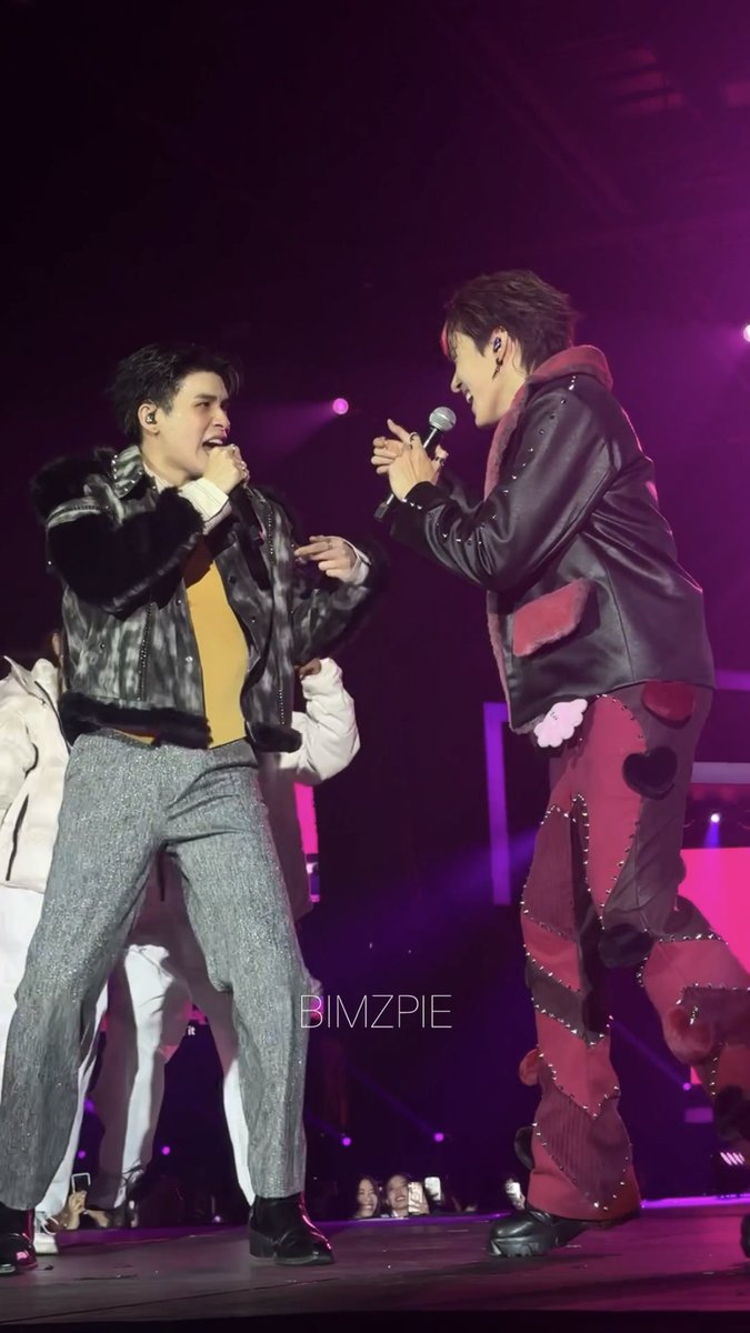 bimzpie's tweet photo. รักนะเว้ย แบบไม่เอาอะไรแล้ว จังหวะก็ไม่เอา 5555666666655555555555555555555555555566666665555555

#skywongravee @skywongraveee 
#hirunkit_ @Hirunkit_ 
#SkyNaniFanconD1 https://t.co/eFVlVHysCg