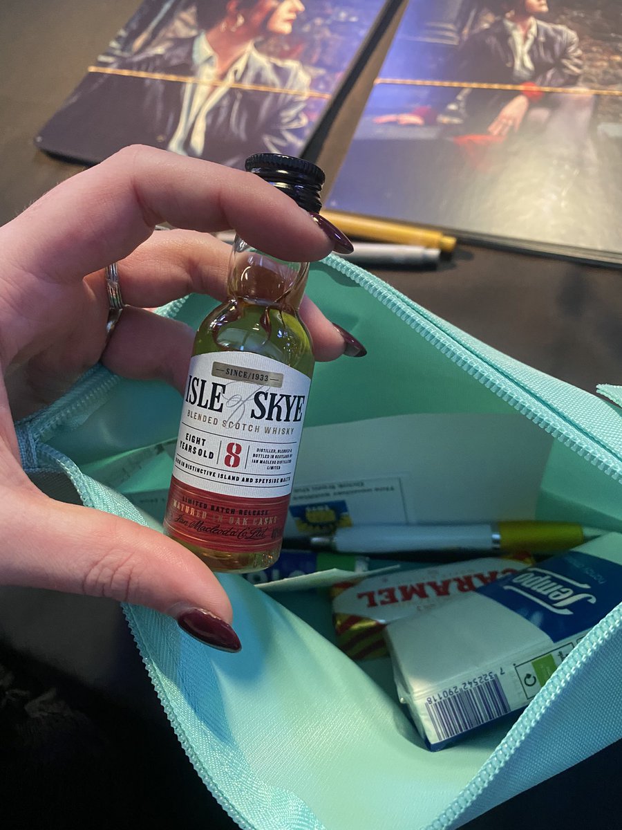 𝐄𝐯𝐞𝐥𝐲𝐧 𝐇𝐨𝐥𝐥𝐨𝐰 tweet media