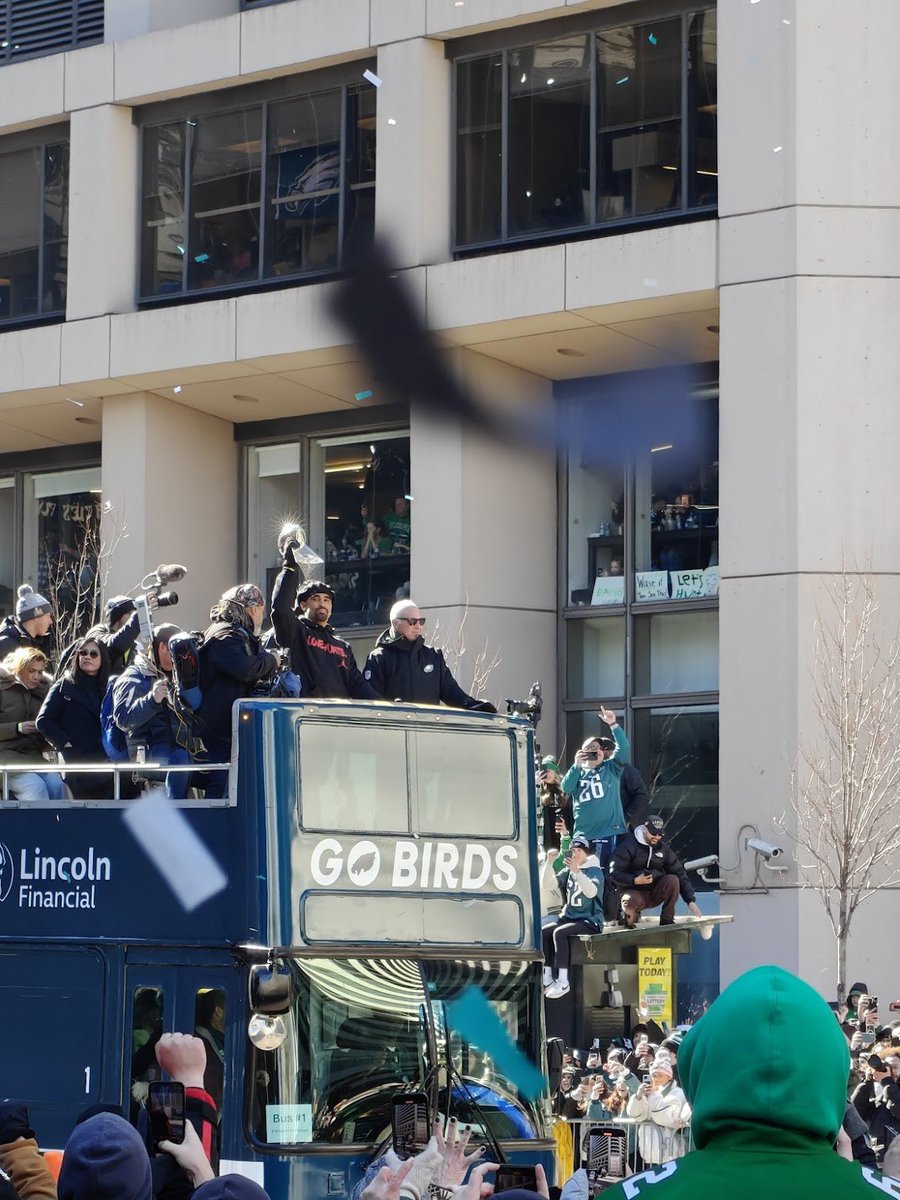 CoryPoper's tweet image. We had a parade down Broad… again 💚