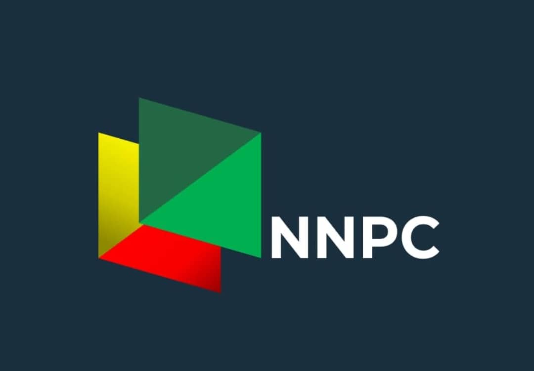 nnpclimited's tweet photo. PRESS RELEASE

NNPC Refutes Misleading Claims in Viral Video

The Nigerian National Petroleum Company (NNPC) Ltd strongly refutes the false and misleading allegations made in a viral video circulating online, which claims that NNPC fuel does not last. This assertion is baseless and entirely unfounded, originating from unverified and amateur research that lacks credibility, accuracy, and professional oversight.

NNPC Ltd reaffirms that its fuel is carefully formulated with one of the best compositions, ensuring optimal efficiency, durability, and environmental sustainability for consumers.

Furthermore, it is important to emphasize that a significant percentage of Premium Motor Spirit (PMS) sold at NNPC retail stations in Lagos—where this deceptive video was created—is sourced from the Dangote Refinery, a strategic partner in promoting local production and energy security. Dangote Refinery adheres to strict industry standards, guaranteeing the quality of petroleum products supplied to our consumers.

This misleading video represents yet another desperate attempt by economic saboteurs to misinform the public and tarnish NNPC Ltd’s reputation. We will not tolerate deliberate misinformation designed to undermine our operations and mislead Nigerians.

Henceforth, NNPC Ltd will take firm legal action against individuals or groups who intentionally spread falsehoods about our brand and operations. Those engaged in such malicious activities will be held fully accountable under the law.

We urge the public to disregard such fabricated content and rely on verified sources for accurate information. NNPC Ltd remains steadfast in its mission to ensure fuel availability, affordability, and quality for all Nigerians while maintaining global industry standards.

Olufemi O. Soneye
Chief Corporate Communications Officer
NNPC Ltd.
Abuja

February 15, 2025