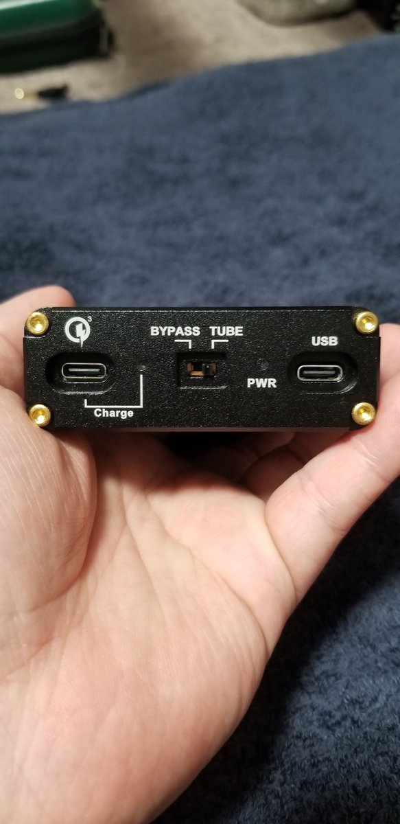 kimumancokupaa's tweet image. @lovecha81983716 よりレンタルしました
KAEI DESIGN TAP2 
真空管の艶のある良い音が聴こえますアナログな音ってこんな感じだな～と思わせるような良い音ですね
曲を再生してないときは若干のノイズが聞こえますが曲を流すと聞こえなくなるので問題なさそうです
#KAEIDESIGN #TAP2 #真空管