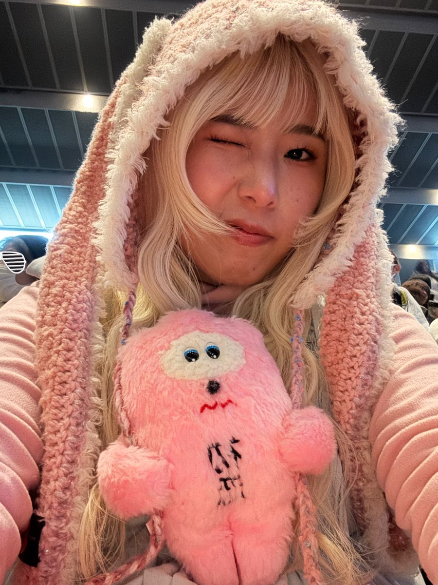 kanayanworld_03's tweet photo. @aimyonGtter スタンド一列目ってあんな見やすいんや！！！めちゃくちゃみょんちみえた！！
みょんちのライブからしか得られない栄養素があります。はーたのしかったなあまだ余韻 https://t.co/EpHyNCYDYX