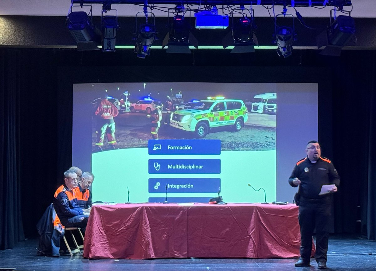 Estamos en el VII Encuentro de Agrupaciones Municipales de Protección Civil en El Álamo, participando en una mesa redonda sobre el futuro del voluntariado. Agradecemos a <a href="/APC_ElAlamo/">Protección Civil El Álamo</a> la invitación.

#SomosParteDeTi #Alcobendas #SEMURAPC