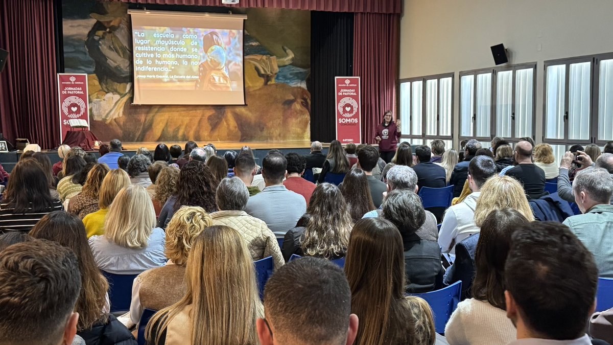 pastoral_ec's tweet photo. Gracias a Patricia Aguiar @patristj de @FETeresiana que nos invita a creer que #SomosComunidad desde algunas preguntas y propuestas  ¿de qué va vivir la cultura organizacional?  #JP25EC https://t.co/AGvyK5JAUZ