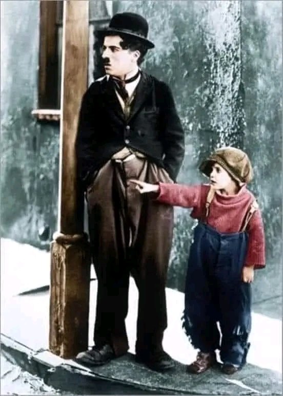 Globalstats11's tweet photo. CHARLES CHAPLIN DIED AT THE AGE OF 88, LEFT 4 STATEMENTS: 
1...Nothing is eternal in this world, not even our problems. 
2...I like to walk in the rain, so no one can see my tears. 
3...The most wasted day in life is the day we don't laugh.
 4...The six best doctors in the world... 
1. Sun, 
2. Rest, .
3. Exercise, 
4. Diet,
 5. Self-esteem 
6. Friends. 
If you see the moon, you will see the beauty of God. If you see the sun, you will see the power of God. If you see the mirror, you will see God's best creation. So believe it. We are all tourists, God is our travel agent who has already set our itineraries, reservations and destinations. Life is just a journey! Live in the present!