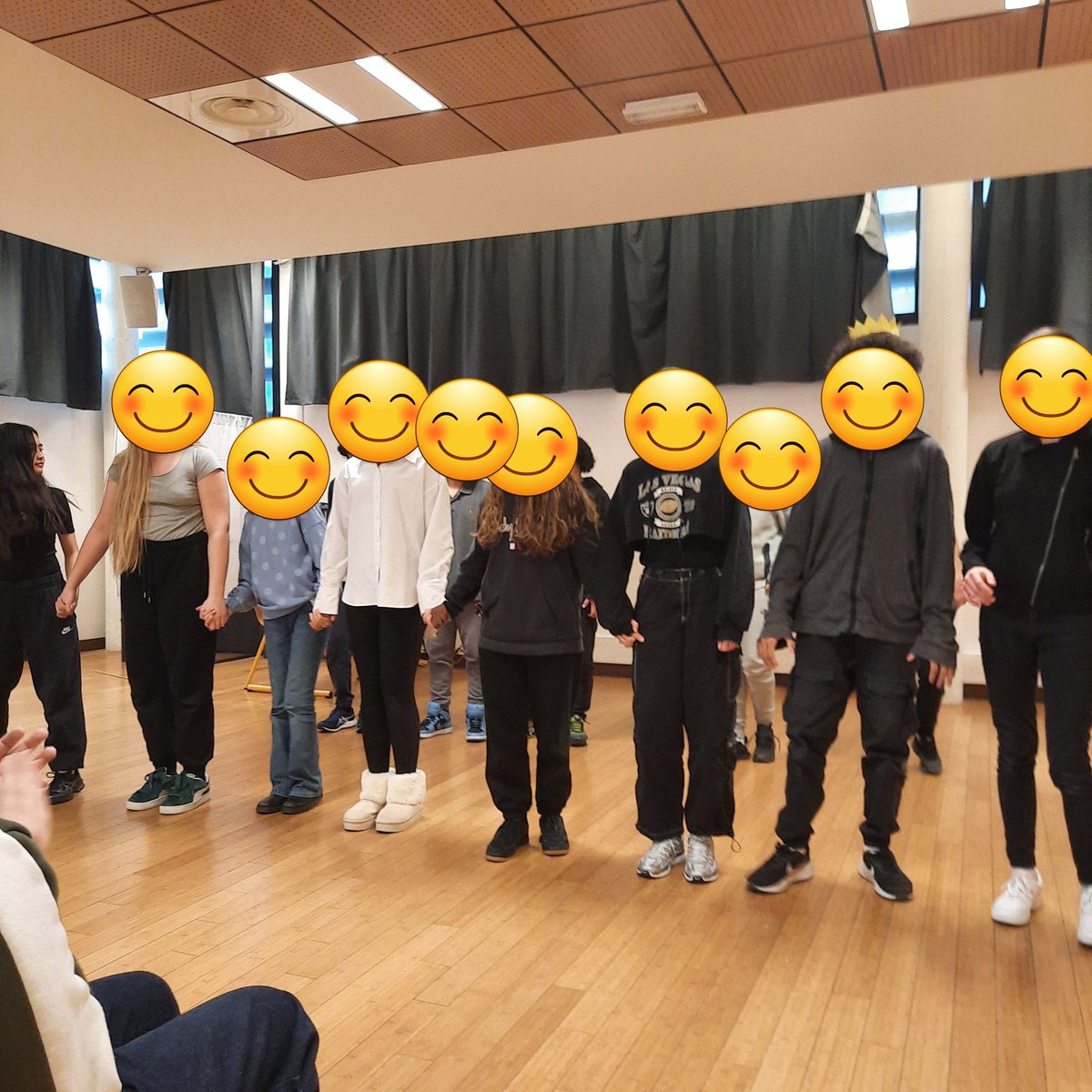 Frédéric Orif (@fredericorif) on Twitter photo Les élèves de 4e et 3e en section internationale anglais britannique ont fait la 1ere représentation de "Macbeth". Merci à Mme Boisroux et la compagnie Drama Ties <a href="/DTTheatreCo/">Drama Ties</a> de les avoir accompagnés dans cette aventure shaksepearienne. Les élèves de 4e et 3e en section internationale anglais britannique ont fait la 1ere représentation de "Macbeth". Merci à Mme Boisroux et la compagnie Drama Ties <a href="/DTTheatreCo/">Drama Ties</a> de les avoir accompagnés dans cette aventure shaksepearienne.