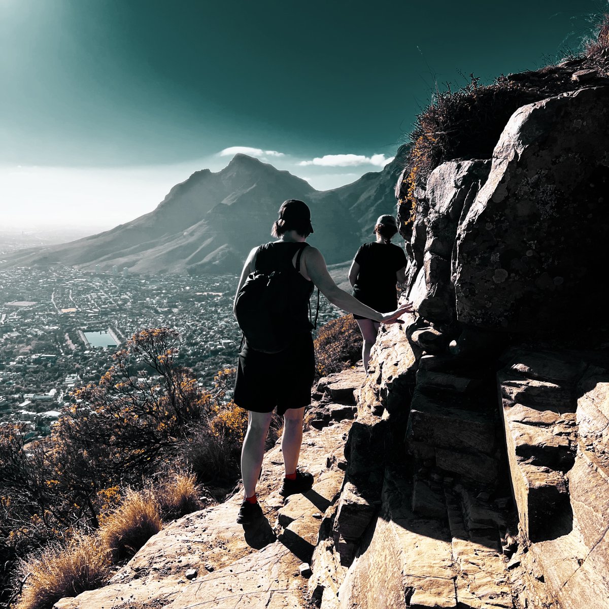 lucianopinna's tweet image. Some leisure time before a show, hiking to Lion&apos;s Head, a mountain in Cape Town.

#southafrica #affectlab #requiemfortheimpossible #photography #travelphotography #art #hiking #lionshead #capetown