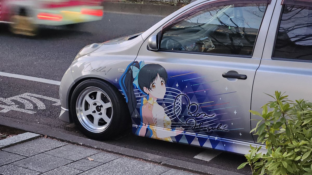 青山パナ tweet media