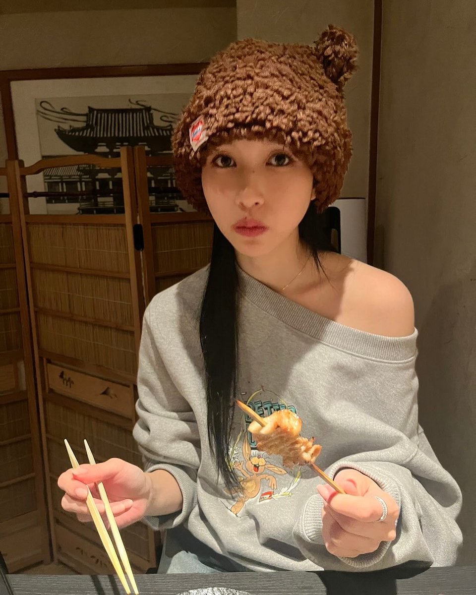 MinguinChan's tweet photo. Date with my girl🥰🥰🥰 https://t.co/ZlWZYq1hI9