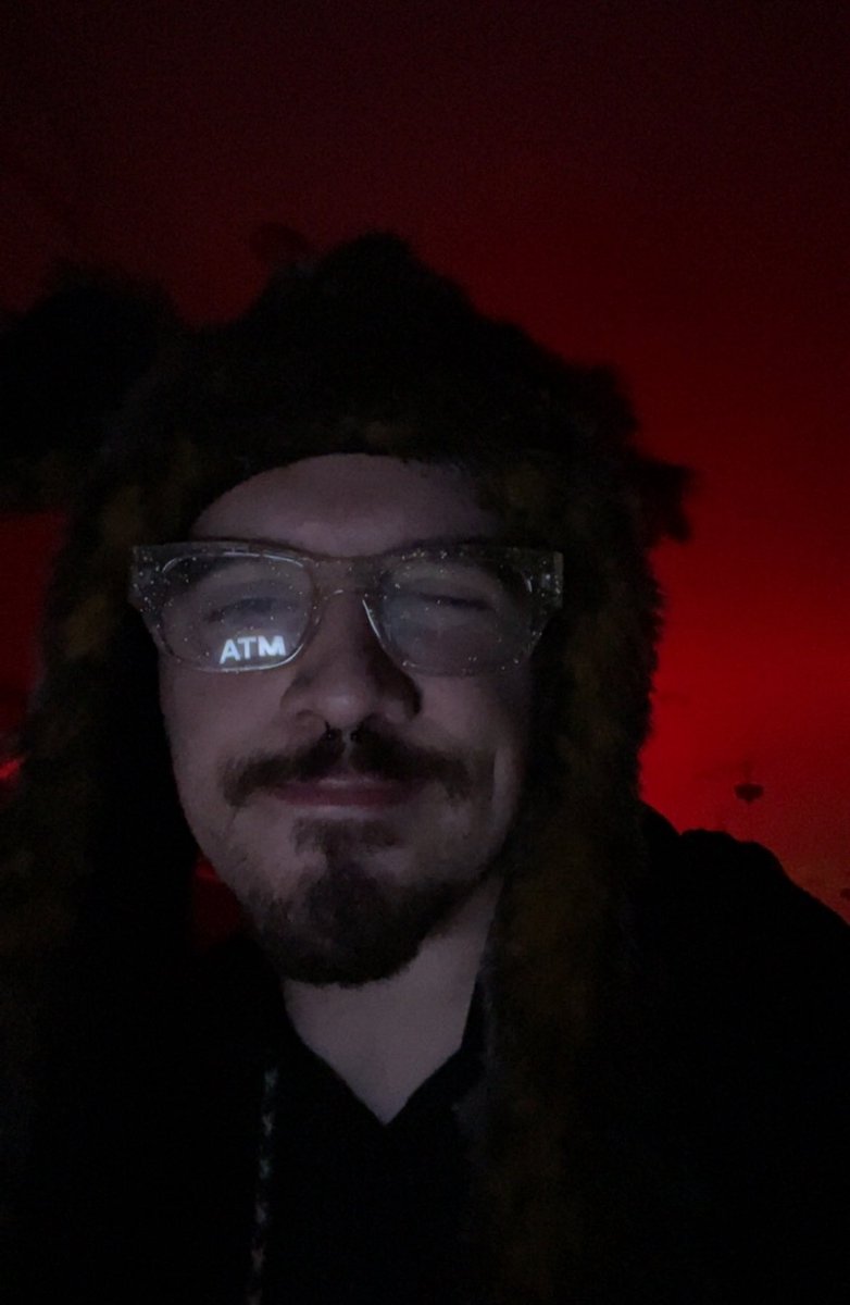 awkwardblock's tweet image. hiiieeee