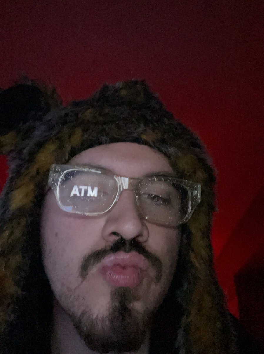 awkwardblock's tweet image. hiiieeee