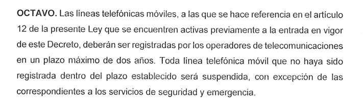 Juan_OrtizMX's tweet photo. 🗳📌 ¿REVIVIR EL PADRÓN DE CELULARES? ¿Y LA PRIVACIDAD?

Aquí vamos otra vez.

Sheinbaum mandó esta semana una iniciativa para crear una nueva Ley General del Sistema Nacional de Seguridad Pública.

Un pequeño detalle: Incluye la creación de un padrón nacional de usuarios de telefonía móvil. 

La idea es obligar a que todos los que tengan un celular lo registren con su CURP o INE.

Otro detalle: Tu credencial del INE tiene datos biométricos como huellas dactilares y rasgos faciales. 

La justificación: combatir extorsiones y secuestros

El problema es que esta película ya la vimos y no terminó bien. 

En 2008, con Calderón, crearon el famoso Renaut. En teoría, iba a ser una herramienta de seguridad, pero en la práctica terminó filtrándose en el mercado negro. 

Luego, en 2021, AMLO intentó revivirlo con el Panaut, pero el INAI lo impugnó y la Suprema Corte lo tiró porque violaba la privacidad y no había pruebas de que sirviera para reducir delitos

Ahora Sheinbaum lo vuelve a poner sobre la mesa, con la Agencia de Transformación Digital a cargo.

Dicha información podrá ser consultada por "instituciones de seguridad pública", sin especificar que debe existir previamente una orden judicial.

De aprobarse (tienen la mayoría), las empresas de telefonía tendrán dos años para registrar nuestras líneas telefónicas en el padrón.

Línea no registrada, línea suspendida.

Se supone que la plataforma servirá para investigaciones, pero hay muchas dudas: 

¿Quién asegura que no se va a filtrar? 

¿Cómo garantizan que no se use para espiar? 

¿Realmente ayudará a la seguridad? 

Sin INAI, ¿quién defenderá tus datos personales? ¿La Secretaria Raquel Buenrostro?