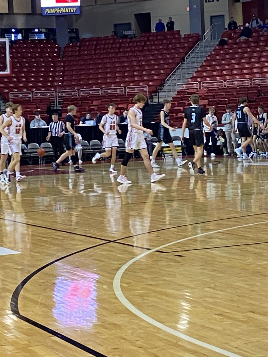 briankort's tweet photo. Johnson-Brock leads Summerland at half 30-23. @nebpreps @HHoopsClassic https://t.co/Uj4xb3KqHO