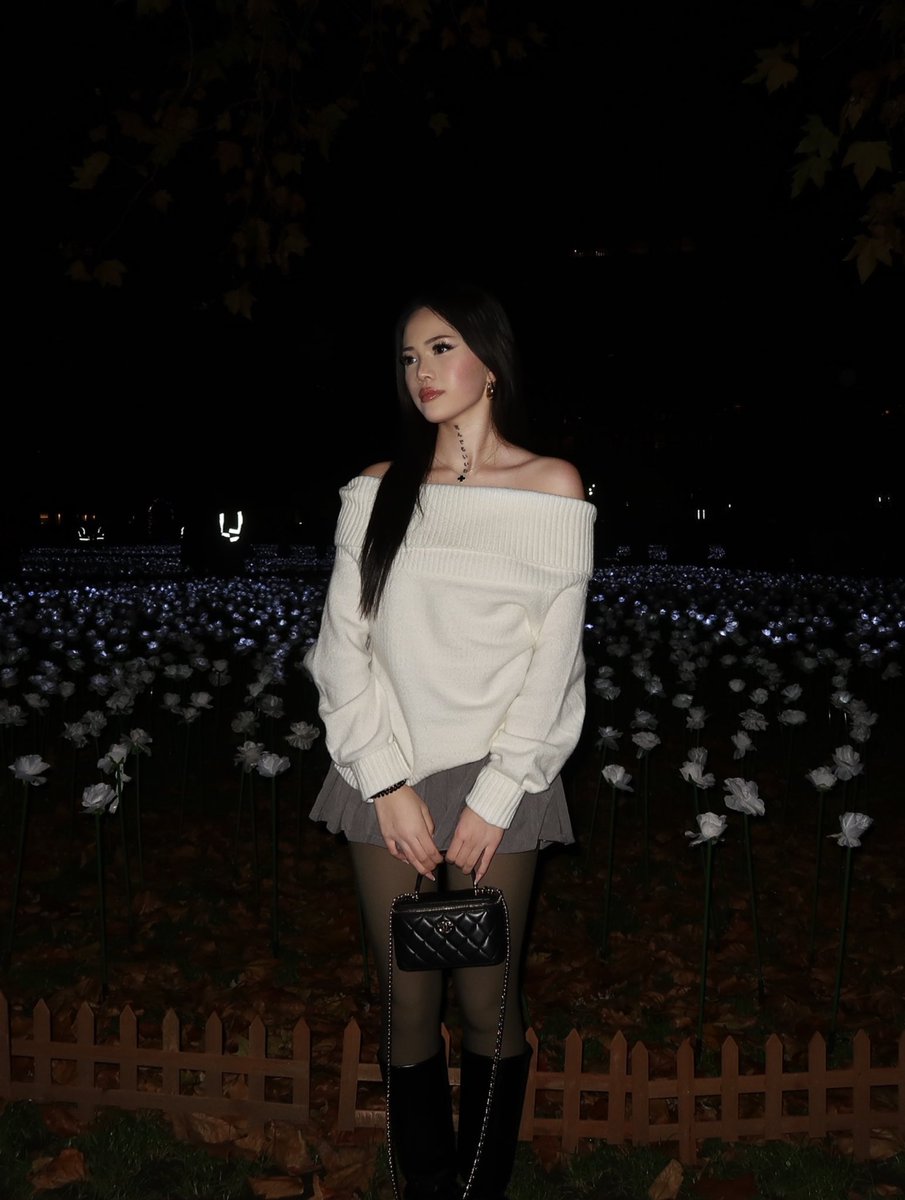 <3