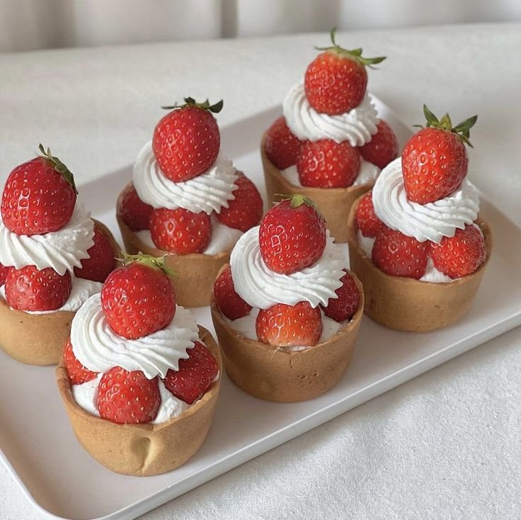 heart_jpg's tweet image. strawberry desserts