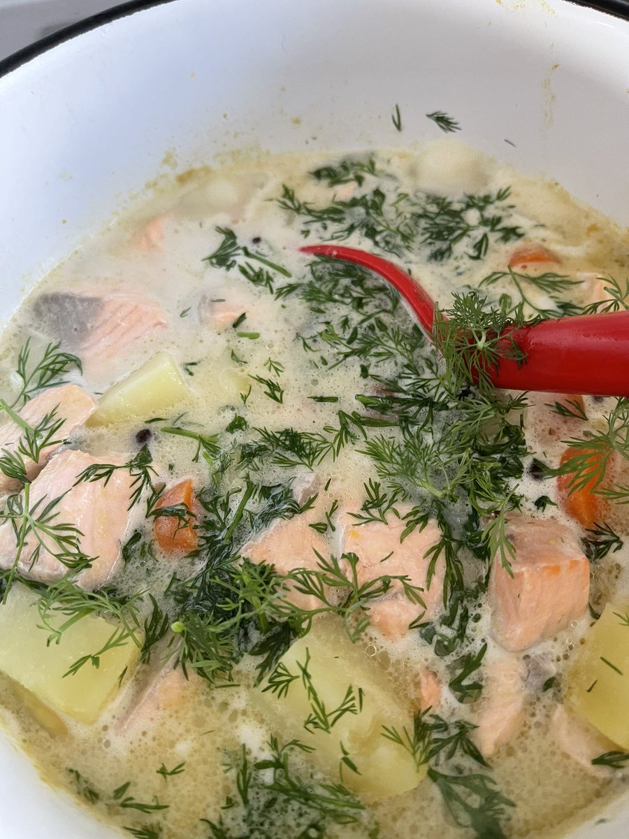 Perinteinen lohikeitto lauantain ratoksi 😋