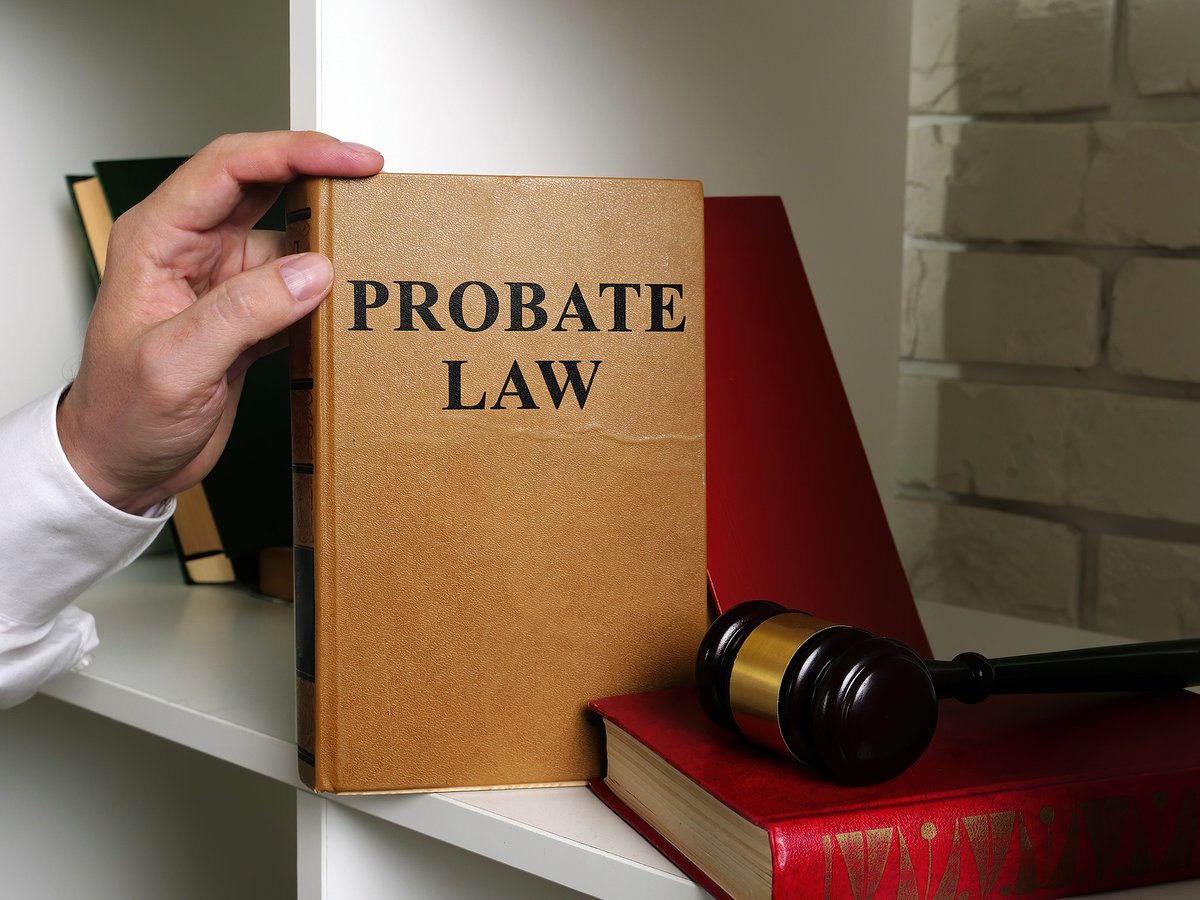NicolePavlikLaw's tweet image. Not all assets go through probate. Avoid complications by understanding which assets qualify as probate vs. non-probate. Call our Phoenix, AZ estate planning attorneys at 602-635-6176 or visit: npavliklaw.com/can-my-ex-spou…. 

#ProbateAssets #EstatePlanningLawyer #PhoenixAZ #Arizona