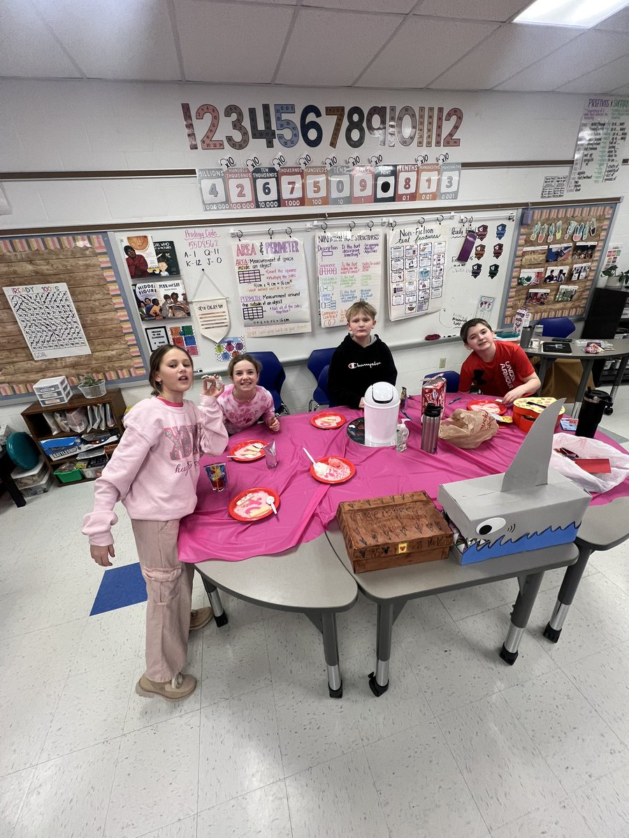 Mrs. Eichenlaub tweet media