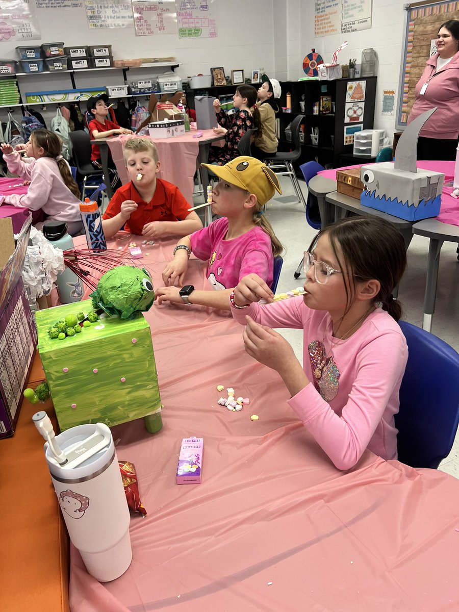 Mrs. Eichenlaub tweet media