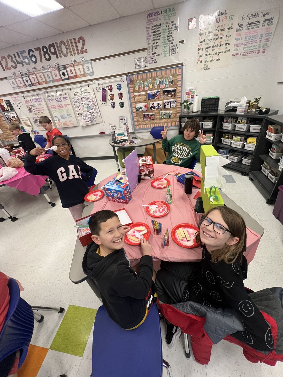 Mrs. Eichenlaub tweet media