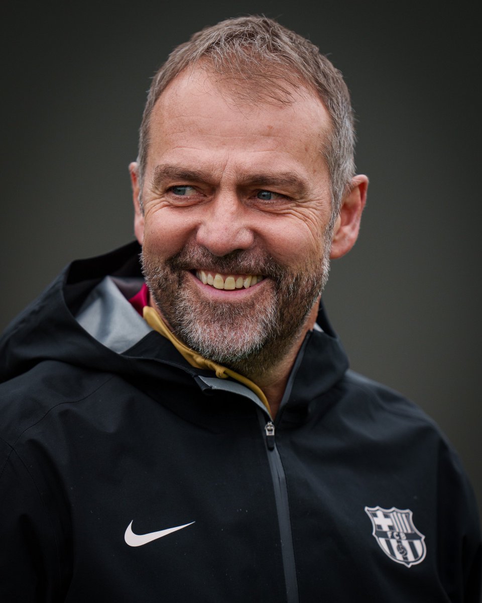 FCBarcelona's tweet image. Smile, it’s Saturday. 😄