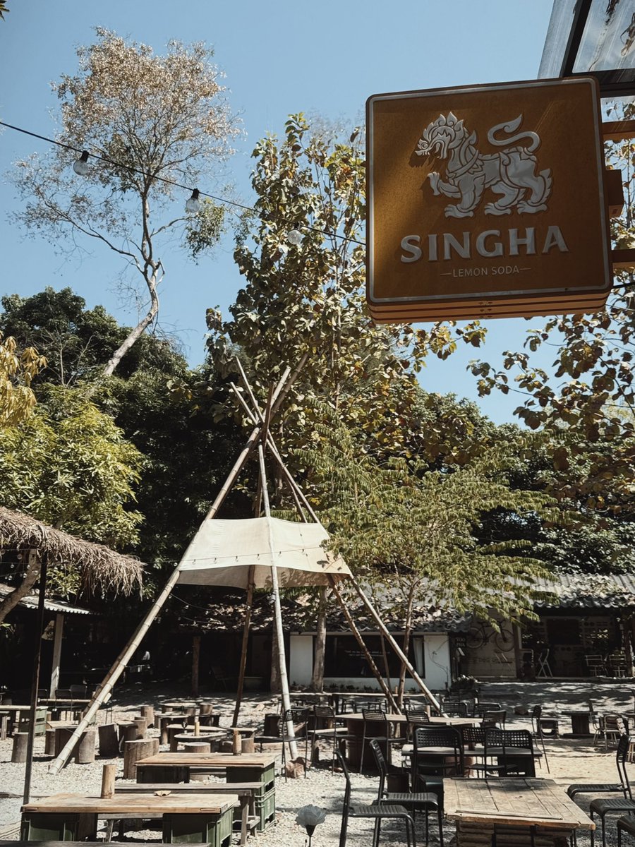 Alixniti's tweet photo. Coffee camping style @yoopha.bar_cafe #coffee #cafe #chiangmai #reviewchiangmai https://t.co/ns90MbMfGA