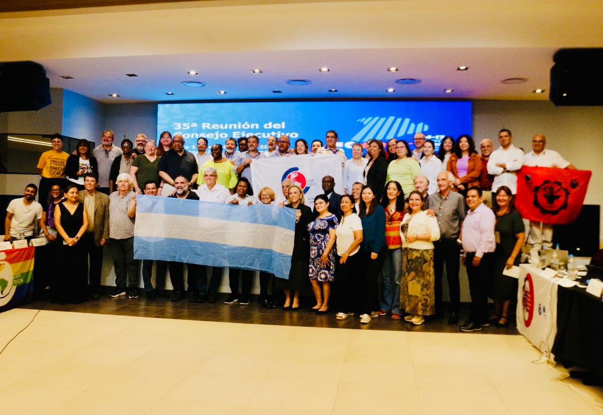 📲📃🇵🇦  El Consejo Ejecutivo de la CSA expresa su solidaridad con los trabajadores y las trabajadoras panameñas.
<a href="/KairaReece/">Kaira Reece</a> <a href="/RafaelFreireCSA/">Rafael Freire Neto</a> <a href="/CiceroSilva_CSA/">Cícero P Silva 🇺🇾🇧🇷</a> <a href="/Nallittha/">Nallely 🐱</a> <a href="/CS_Panama/">Confederación Convergencia Sindical</a> <a href="/conusi21/">CONUSI</a> <a href="/CTRP_Panama/">CTRP</a> 

csa-csi.org/sdm_downloads/…