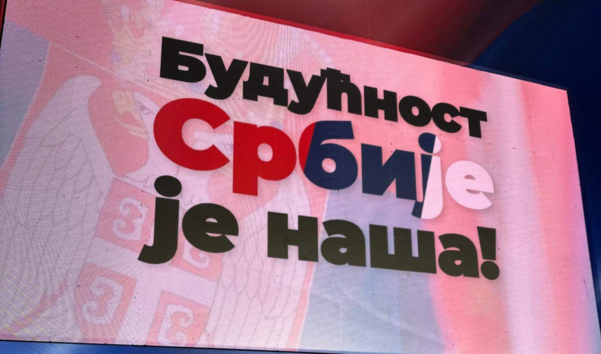 leon81963's tweet photo. Danas smo se u Sremskoj Mitrovici ujedinjeni u odbrani naše #Srbija. @avucic  #vucic https://t.co/CUZhMrsuKS