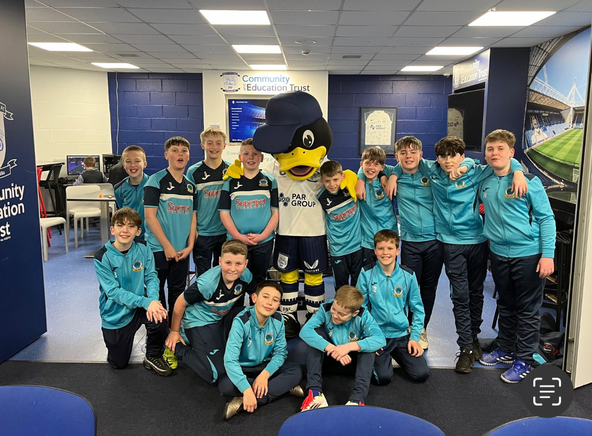 MiniamsU9White's tweet photo. Another day of making memories for this lot , thank you ⁦@pnecommunity⁩ the boys had a blast  🙌🏻 https://t.co/7RREeWZCrB
