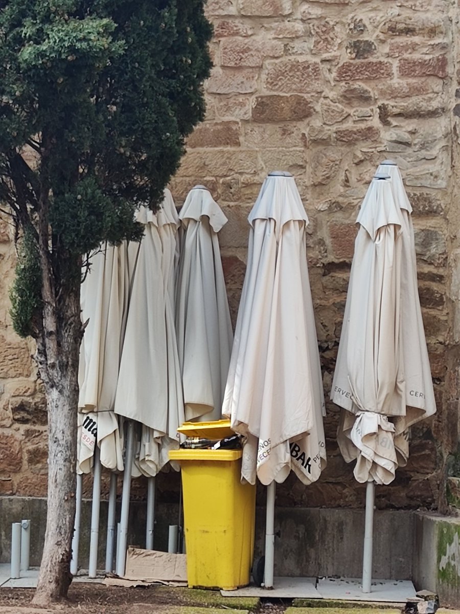 Jelou_Kilradoon's tweet photo. @turismo_soria me encanta la nueva decoración que se ha permitido poner al lado del ábside rehabilitado de la iglesia de El Salvador. Los turistas estarán encantados de fotografiarse junto a ella. ¡Bravo! https://t.co/DrOsCBokH4