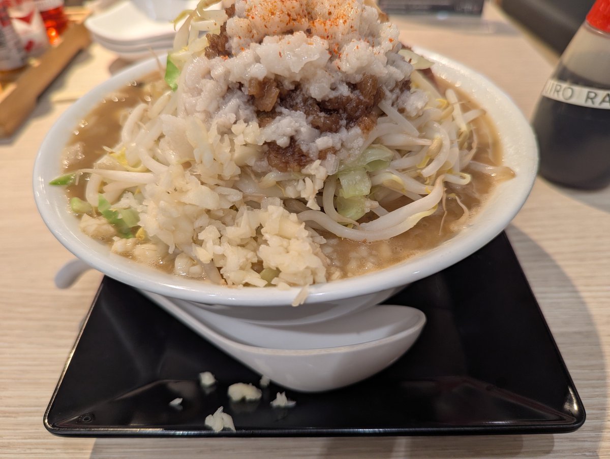 LUJ6UlU3VN6DPue's tweet image. 20250215土　
48歳 176cm 72.2kg
パワースナッチ
BIG3のボリュームup中。
思ってたより50kgも52.5kgが軽い！
が、55kgトライは重い。。

たかが2.5kgの壁が厚いのが面白い

今日の二郎系は、シティホールのKeisuke Jiso Style

#パワースナッチ #powersnatch #ハイスナッチ #挙活 #weightlifting