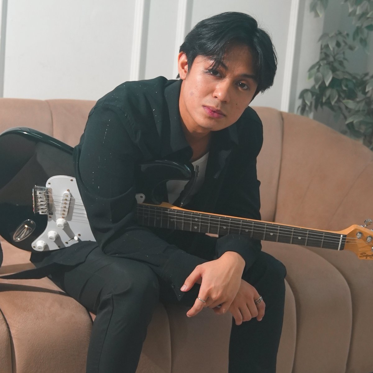 Filipino artist esseca (<a href="/esseca_/">esseca</a>) releases raw and emotive new single 'Baby Ayoko' — watch

bandwagon.asia/articles/essec…