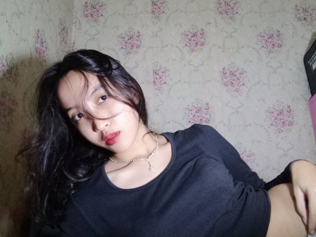 sedactivey's tweet image. that girl