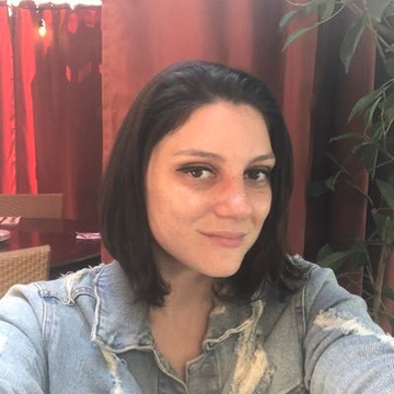 What really happened to Dr. Amy Eskridge?

A 34-year-old brilliant physicist, deeply involved in anti-gravity, exotic propulsion, and suppressed energy research...suddenly dead. Why?

🛸 She was making breakthroughs in advanced propulsion.

She was leading HoloChron Engineering