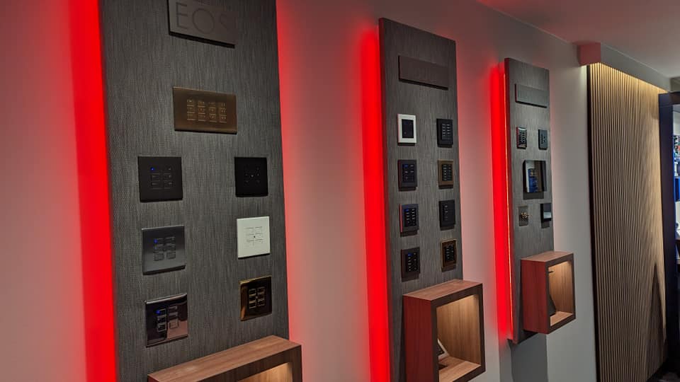 🎬✨ Why Rako Smart Home Lighting is a Must-Have for Your Cinema Room! 🎥💡

Take your movie nights to the next level with Rako Smart Lighting—the perfect way to create an immersive cinema experience at home.

📞07478 771026
🌐 cinema-at-home.co.uk

#SmartHome