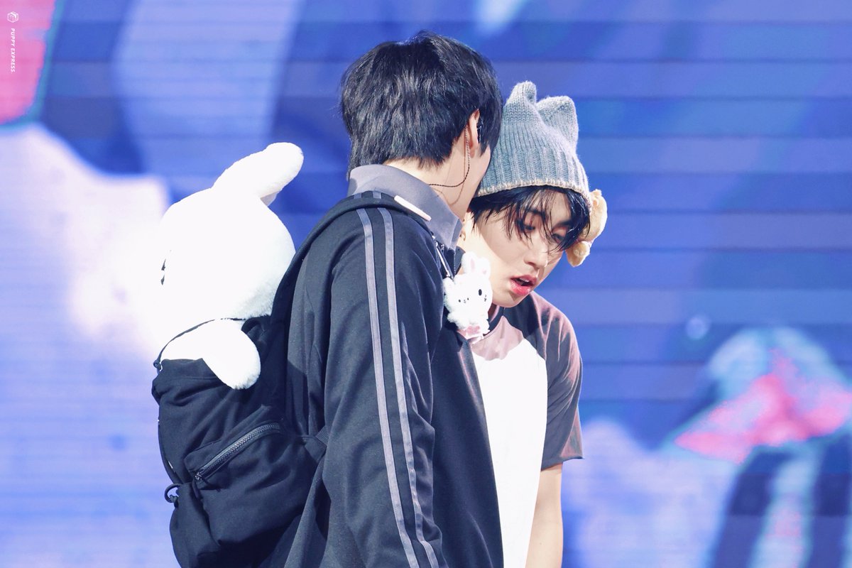 puppiexpress's tweet photo. 250215 SKZ 5TH FM

‘I wanna stay with you’

#한밍 #minsung
#한 #HAN #리노 #LeeKnow
#StrayKids #스트레이키즈
#SKZ_5TH_FANMEETING https://t.co/zpLBsW84Lw