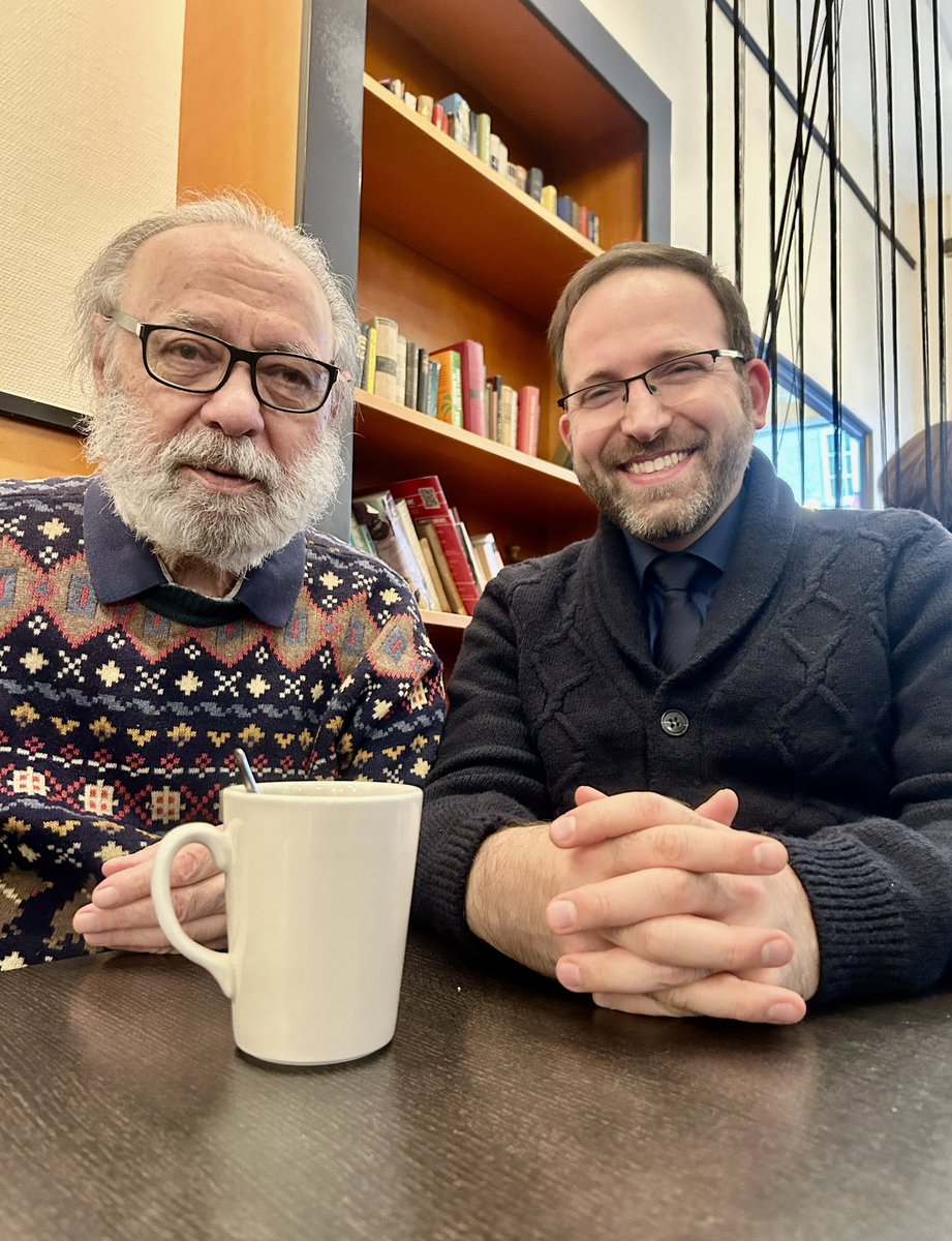 درین چندسال گذشته، در بیشتر دیدارهای هفتگی با استاد خالقی‌مطلق عزیز، بسیار ازین شرح سخن به میان آمد. این گزارش چهارجلدی که دو جلد آن اکنون برای چاپ آماده است، برای پژوهشگران و به‌ویژه دانشجویان و خوانندگان غیرمتخصص، راهنمای کم‌نظیری برای فهم ابیات و مفاهیم سخت‌تر شاهنامه خواهدشد.