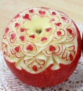 apple carvings