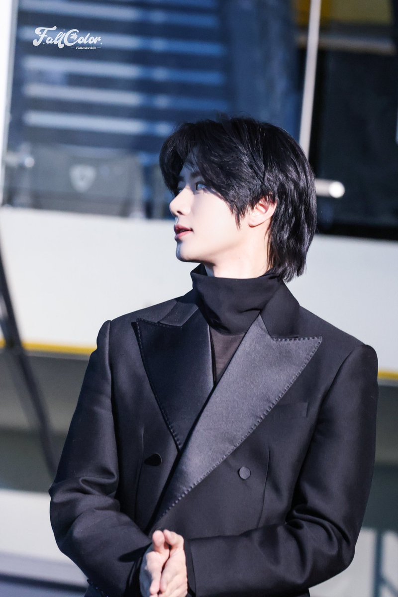 fallcolor313's tweet photo. 240215 HMA
🖤

#범규 #BEOMGYU #ボムギュ  #TOMORROW_X_TOGETHER #투바투범규 https://t.co/YvnrVUhmnn