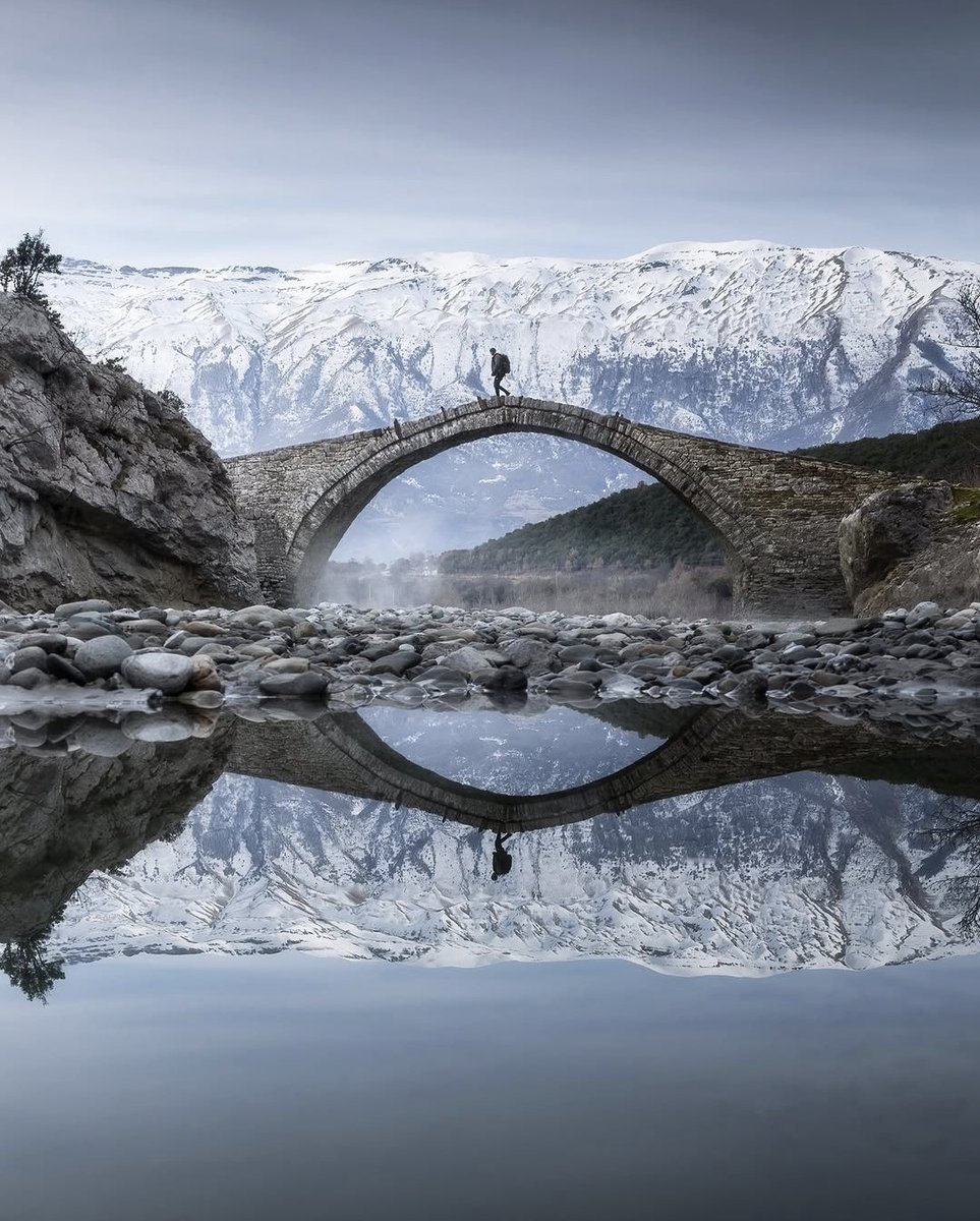 Shpend_Lila's tweet photo. Huh, what a stunning shot by Bleron Çaka in Permet 🇦🇱 #VisitAlbania @BleronCakaa https://t.co/9aSlFdcH4W