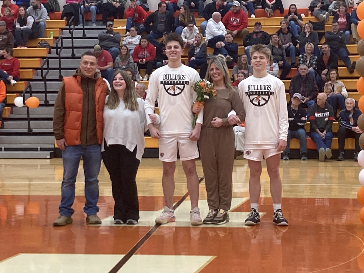 Heath Bulldogs AD tweet media