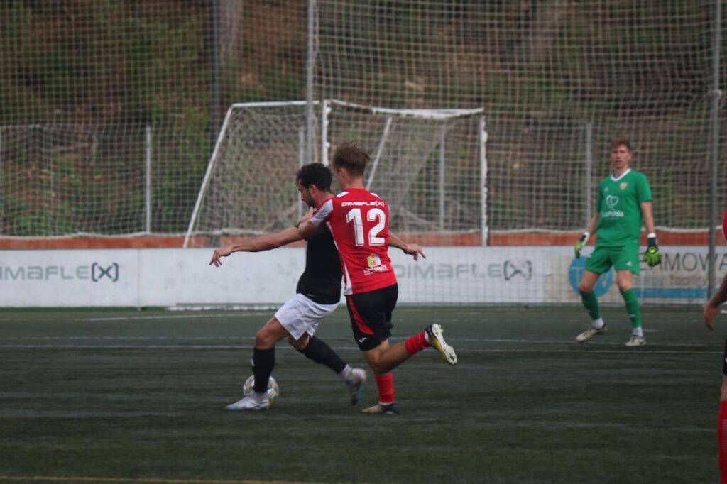 Unió Esportiva Valls (@uevalls) on Twitter photo 🔴⚪️| Omplim l'estadi per vèncer al líder
🆚 <a href="/UEValls/">Unió Esportiva Valls</a> - <a href="/UEVic_/">Unió Esportiva Vic</a>
🕛 16:30h
📆 Diumenge 16 de febrer
🏟️ Estadi del Vilar
#LligaElit #futbolcat 🔴⚪️| Omplim l'estadi per vèncer al líder
🆚 <a href="/UEValls/">Unió Esportiva Valls</a> - <a href="/UEVic_/">Unió Esportiva Vic</a>
🕛 16:30h
📆 Diumenge 16 de febrer
🏟️ Estadi del Vilar
#LligaElit #futbolcat